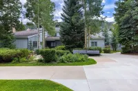 13 Liftside 3 Bedroom Townhouse by RedAwning