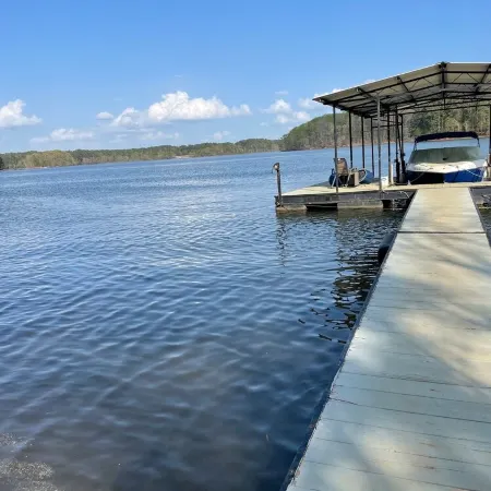 Waterfront 3Br Home on Lake Hartwell Near Clemson