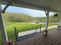 Family friendly 12 bed, Serene small town Louisa. Cozy with wifi, AC & farm life