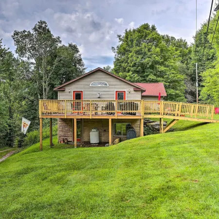Bright Tucked-Away Cabin w/ Furnished Deck + Grill
