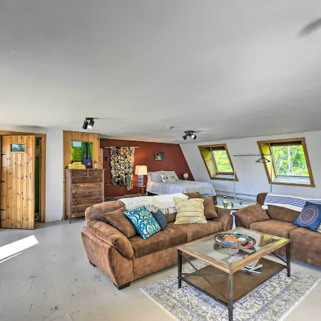 Charming Studio ~ 20 Mi to Acadia Nat'l Park!