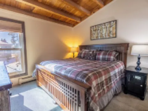 Treehouse #305, Building D by Summit County Mountain Retreats Hotels in Silverthorne