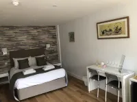 Hamilton Arms Suites Hotels in Milland