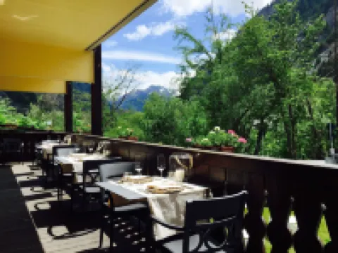 Shatush Hotel