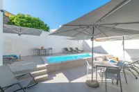 Nuova -Luxury Rooms & Apartment- - Pools