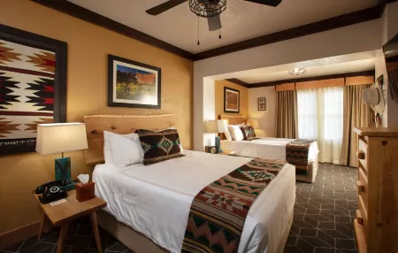 Hotel El Rancho Отели рядом с достопримечательностью «Navajo Code Talkers Museum»