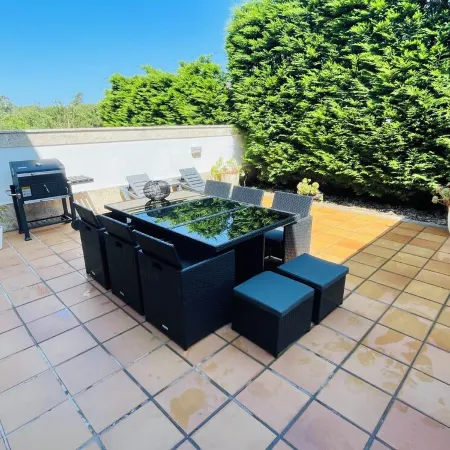 FIRST LINE BEACH, SPA, SWIMMING POOLS, TENNIS, PADDLE, SQUASH, GARDEN, CHILDREN'S PLAYGROUND.