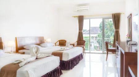 Hotel & Wisma Bintang Jadayat Отели в г. Megamendung