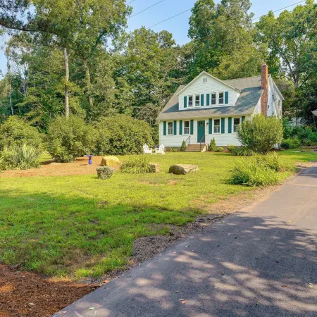 2 Mi to Dtwn: 2-Acre Retreat w/ Large Yard!