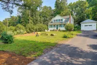 2 Mi to Dtwn: 2-Acre Retreat w/ Large Yard! - Wifi