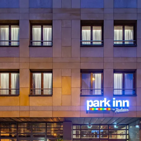 Park Inn by Radisson Poznan Отели рядом с достопримечательностью «Мальтанское озеро»