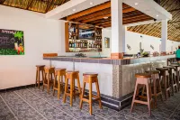 Hidden Jewel Boutique Hotel - bar