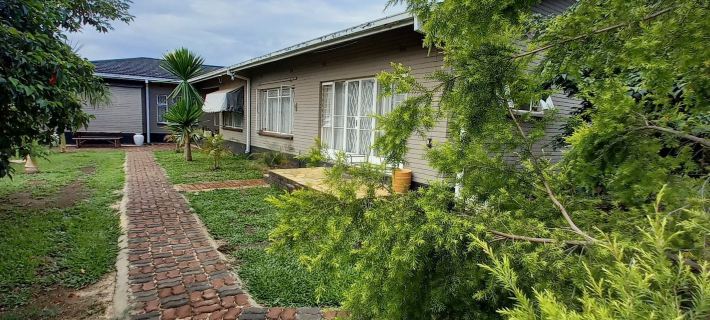 Las Palmas Guest House Отели в г. Хараре