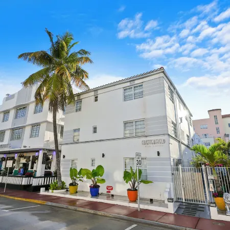 Chesterfield Hotel & Suites Отели рядом с достопримечательностью «Фламинго Парк»