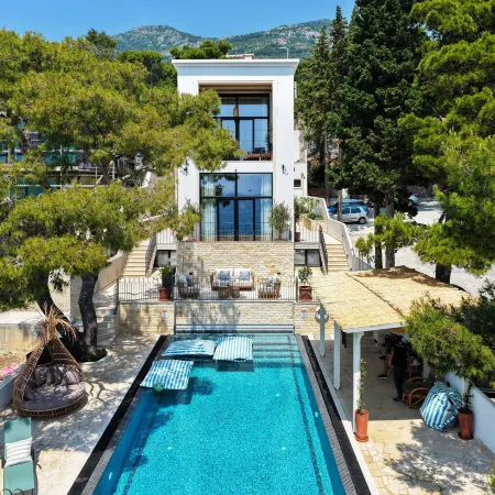 SeiSensi Luxury Beach Villa