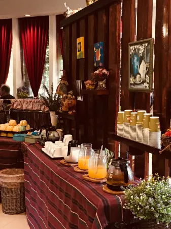 Puli Town Continental-style Hostel Отели рядом с достопримечательностью «Chung Tai Chan Monastery»