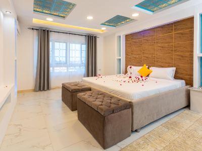 Golden Hotel