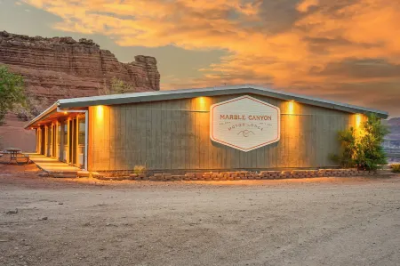 Marble Canyon Lodge Отели рядом с достопримечательностью «Мост Навахо»