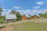 2 Mi to Mabry Mill: Mtn-view Cabin w/ Porch! - Homestays