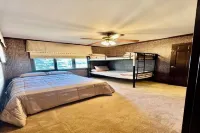 Rustic Getaway by Lake Michigan! 쿨스프링 타운쉽 호텔