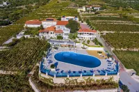 Hotel Pansion Villa Antonio - Swimmingpools