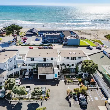 Cayucos Duo 2 Bungalows w/ Views & Lounge Space Pet Friendly