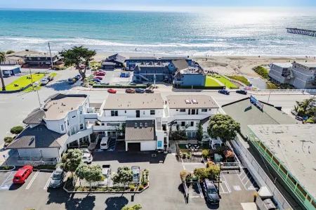 Cayucos Duo 2 Bungalows w/ Views & Lounge Space Pet Friendly