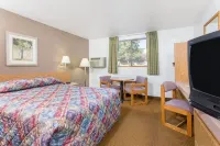 Super 8 by Wyndham Lacey Olympia Area