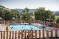 Huttopia Pays de Cordes sur Ciel - piscine