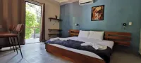 King Size Bed Cozy Studio Full Kitchen Near Beach - 204