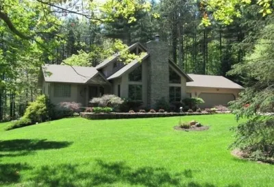 Acorn Lodge Private Riverfront & Trails is an exclusive Retreat & Reunion venue.