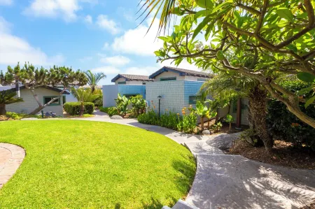 Wave Crest Resort Отели рядом с достопримечательностью «Торрей Пайнс Стейт Бич»