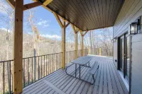 Bearfoot Getaway - New Lux Cabin Hot Tub Pool