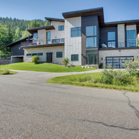 Avon Vacation Rental w/ Hot Tub & Mountain Views!