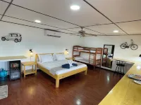 Parrot Resort Moalboal Hotels in Moalboal