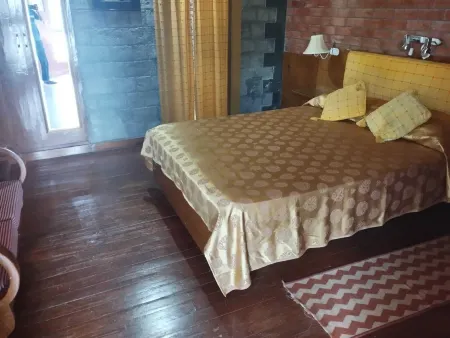 Himgiri Nature Retreat Отели рядом с достопримечательностью «Bikram bagh»