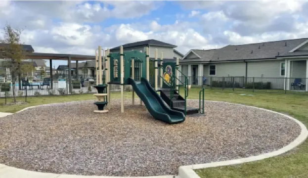 Landing Apartments Waller