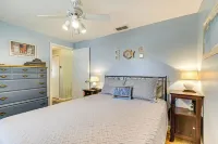 Waterfront Florida Abode w/ Deck, Grill & Fire Pit - chambre d’hôtes