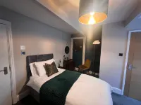 Elephant & Castle Hotels in Holmfirth