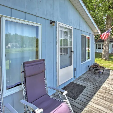 2 Mi to Boat Ramp! Family Cabin on Long Lake