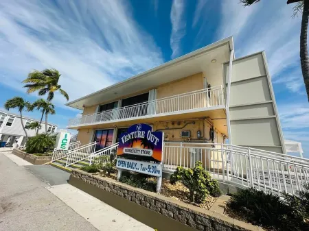 January Availability Waterfront, Boat Dock,Kayak, Paddleboard,Golf Cart, Bikes,