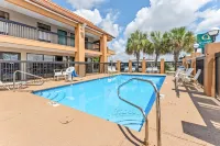 Quality Inn & Suites Near Robins Air Force Base - Uima-altaat