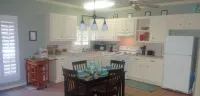 JOYFUL QUARTERS - BEAUTIFUL SPACIOUS 1 BEDRM APARTMENT