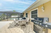 Fish, Swim & Relax: Canal-front Port Charlotte Gem -  Privatzimmer