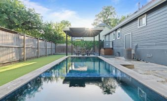 Casa Que Canta by Avantstay Private Pool, Firepit & Walkable East Austin Gem