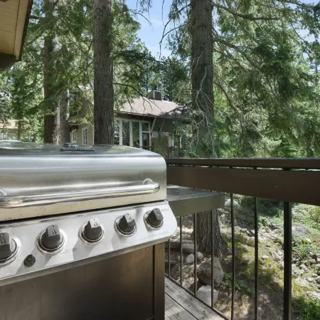 Tahoe City Getaway Minutes From Lake and Activities