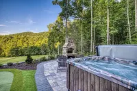 NEW! - Fish the CREEK/Mountain VIEWS/mini-GOLF/hot tub/3 acres/Dog friendly