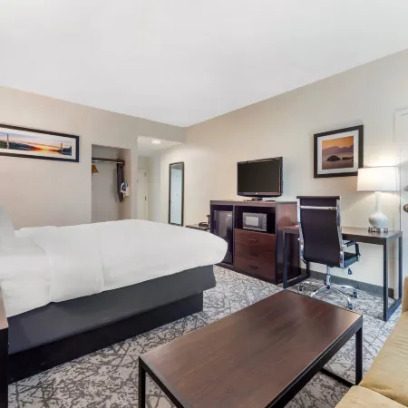 Quality Inn & Suites NJ State Capital Area