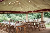 Mr & MRS Smith Artist Residence Oxfordshire Hotels in Witney