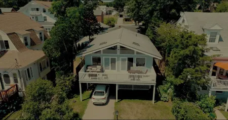 SUNSETS IN OCEAN BEACH PARK: 6 QUEEN BEDS W/ 1MIL DOLLAR VIEW OF ATLANTIC OCEAN!